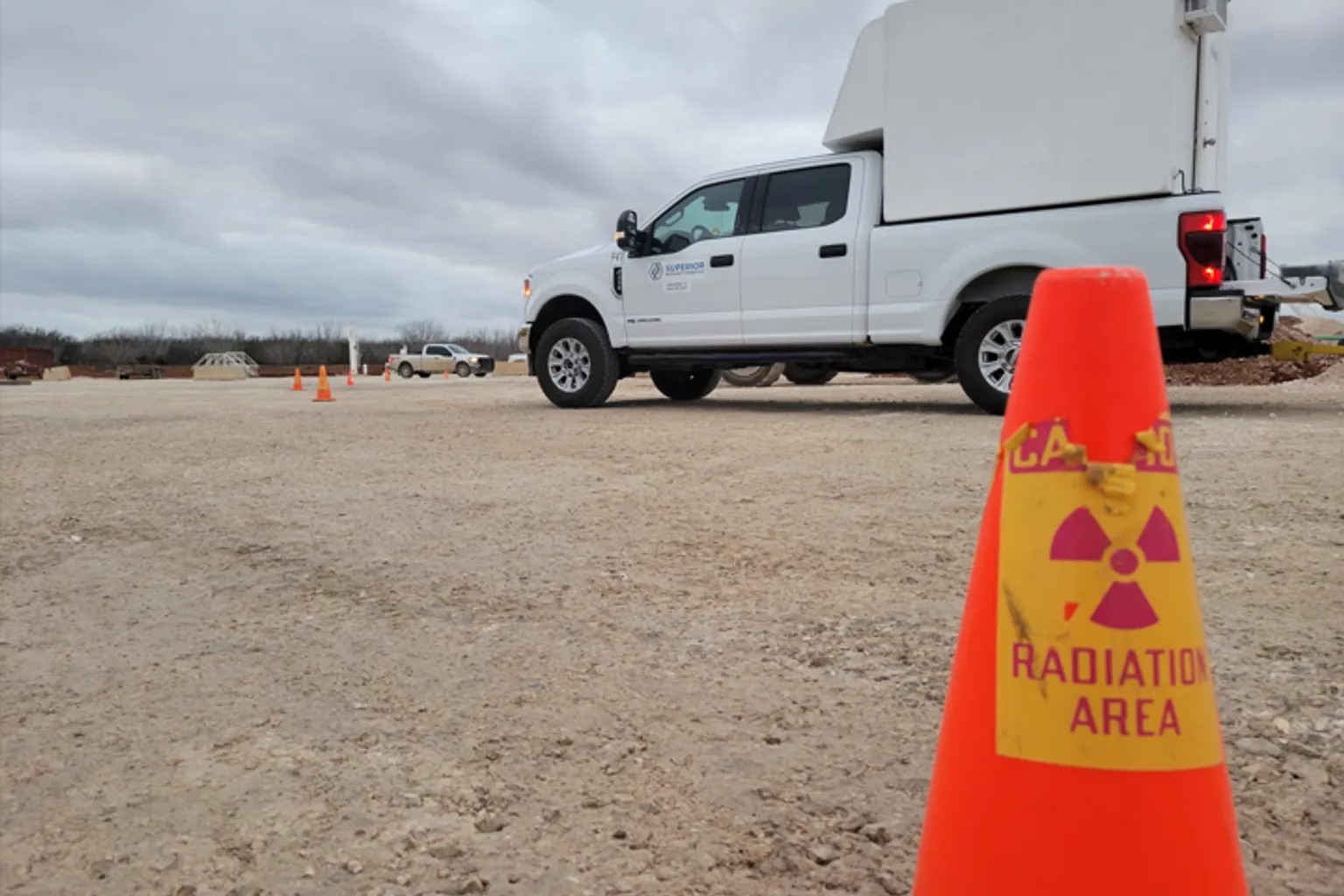 Industrial inspection work with controlled access and field safety practices